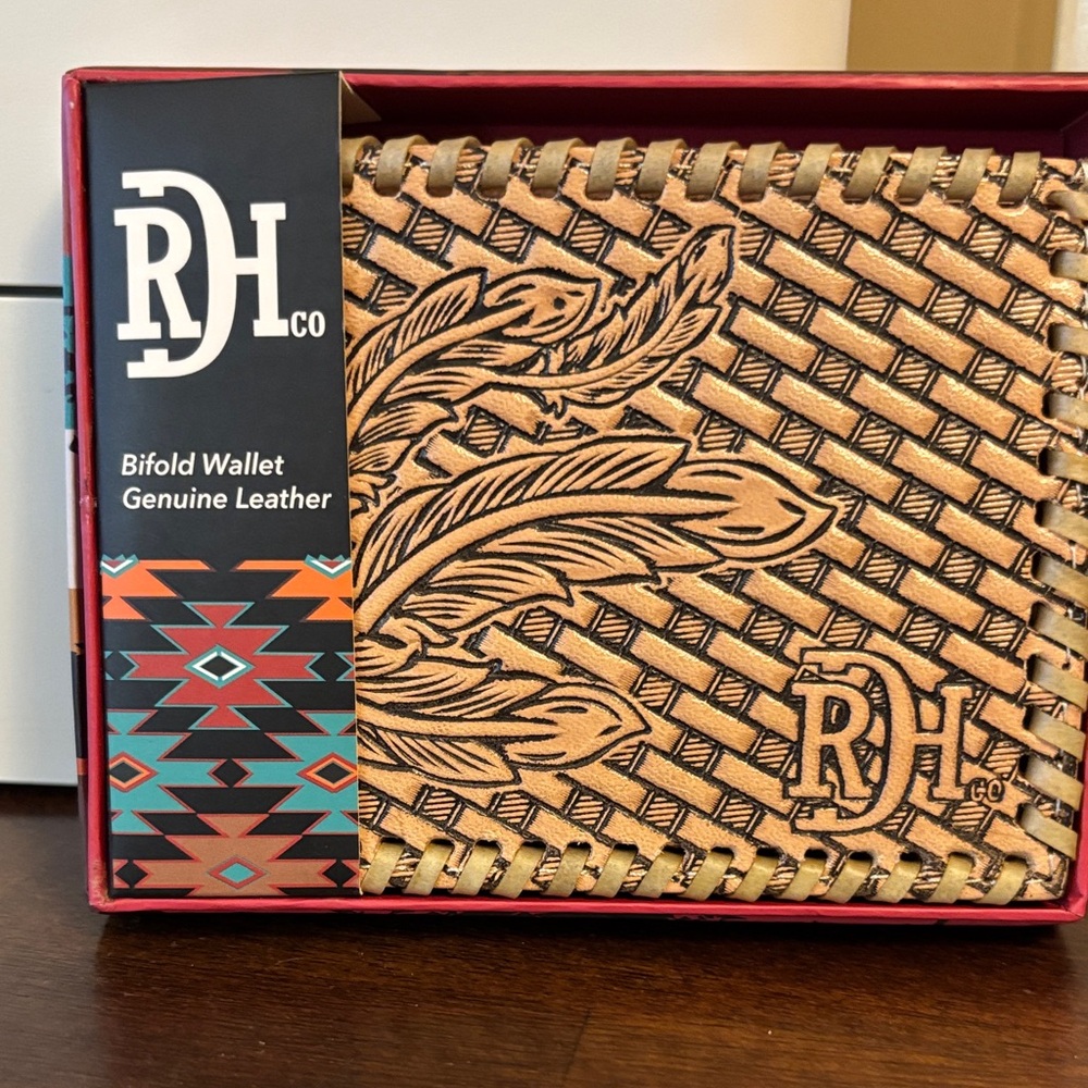 RH Co Bifold Leather Wallet with Basketweave Design.New in Box.